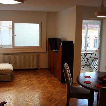 City Center Alsancak Apartamento *